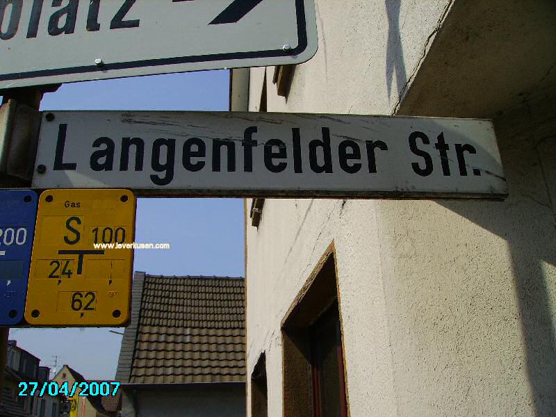 Straßenschild Langenfelder Straße