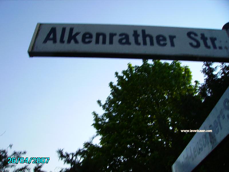 Foto der Alkenrather Straße: Straßenschild Alkenrather Straße
