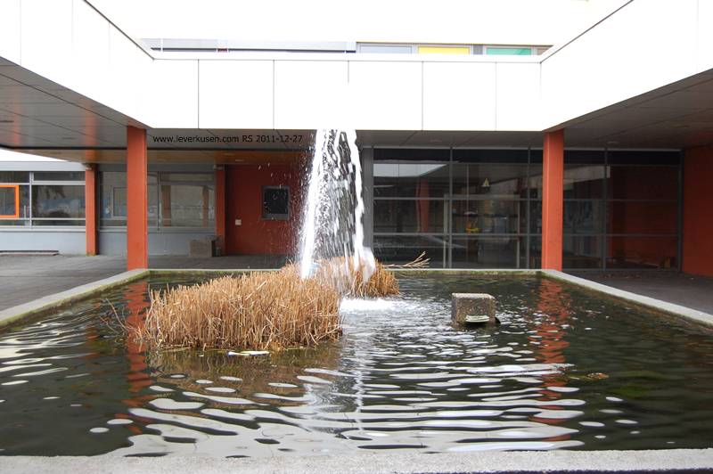 Brunnen Gesamtschule Rheindorf