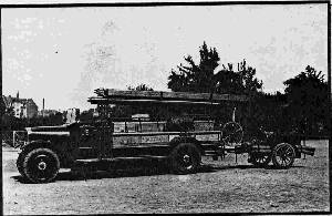 Automobiler Mannschaftswagen mit Motorspritze. Geliefert am 4. Juli 1926 von der Firma Meyer-Hagen in Westfalen  (15 k)