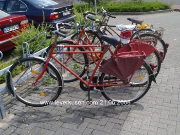 Rotes Fahrrad, Pförtner 4