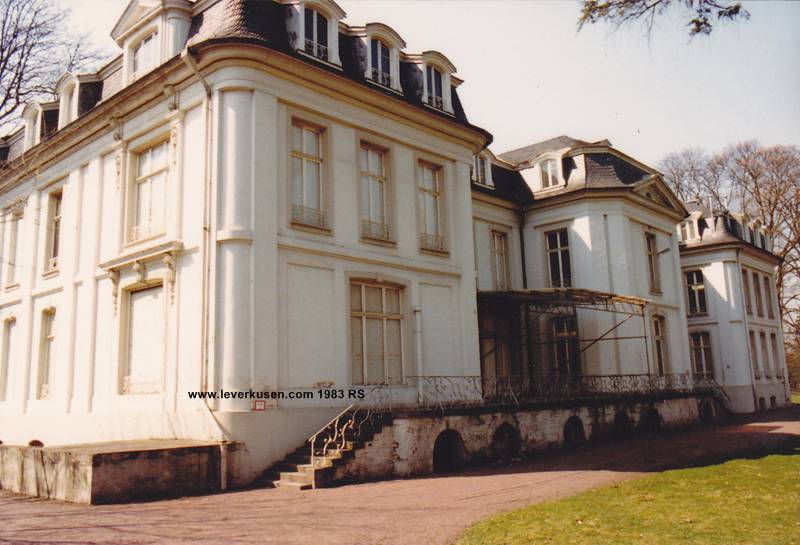 Schloß Morsbroich von hinten