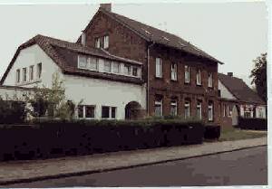 Foto der Adalbert-Stifter-Straße: Denkmal Adalbert-Stifter-Str. 10