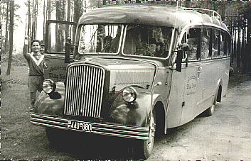 Autobus der Firma Willy Vogel, Leichlingen mit der Jugend der DJK Opladen (28 k)