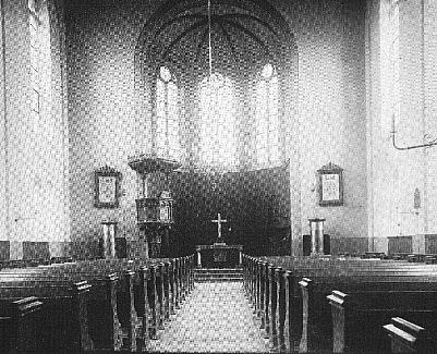 Bielertkirche Innenraum 1921 (43 k)