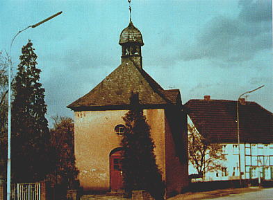 Foto der Lützenkirchener Straße: Kreuzkapelle