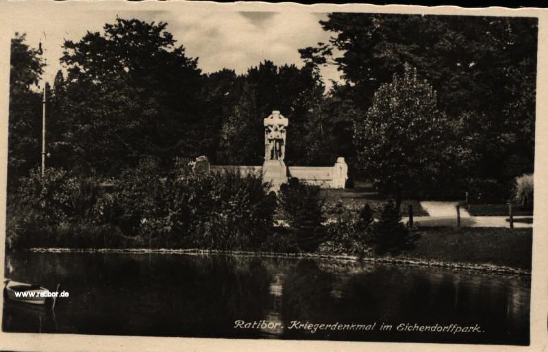 Kriegerdenkmal im Ratiborer Eichendorffpark