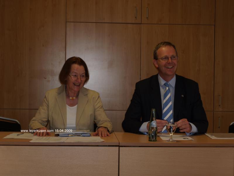 Ursula Monheim und Axel Voss bei der Pressekonferenz
