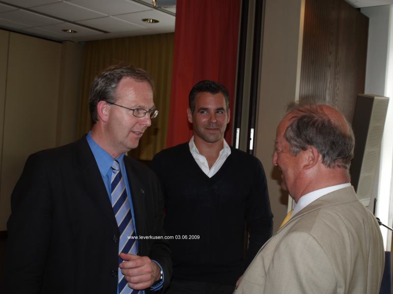 Axel Voss (CDU), Alvaro (FDP) und Hans-Georg Meyer auf dem Senioren-Europafest