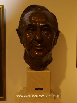 Hans-Dietrich Genscher, Büste