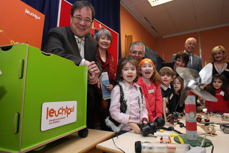 Leverkusen, Bild: Armin Laschet im Kindergarten