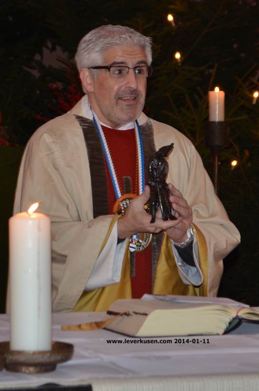 Heinz Peter Teller mit Funkenstatue