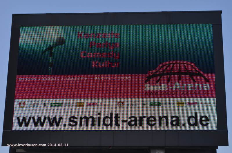 Rundsporthalle, Leuchtreklame: www.smidt-arena.de