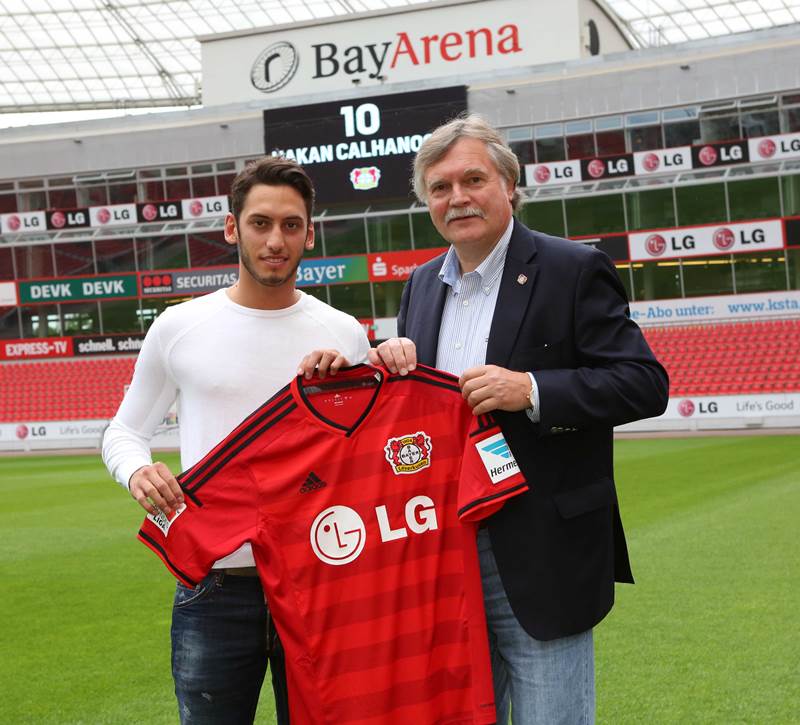 Hakan Calhanoglu und Michael Schade