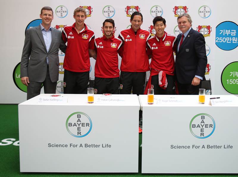 Bayer 04 bei Bayer Korea