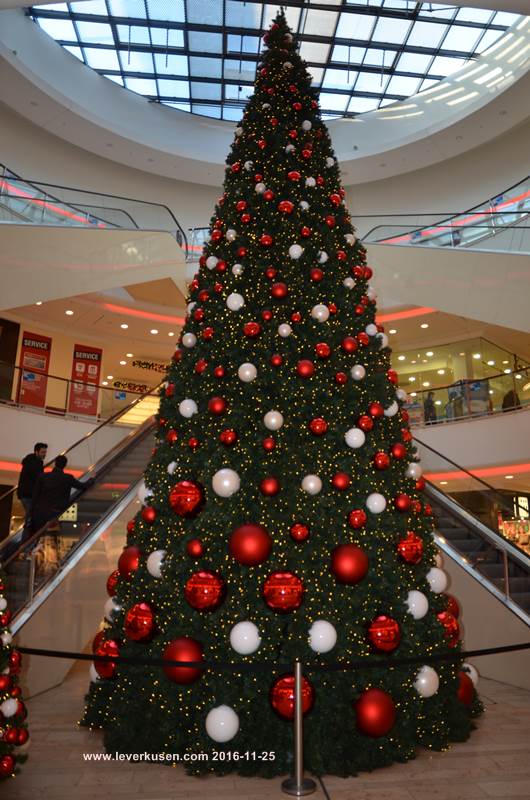 Weihnachtsbaum im ECE