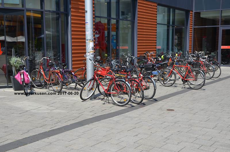 Leverkusen, Bild Fehlende Fahrradständer