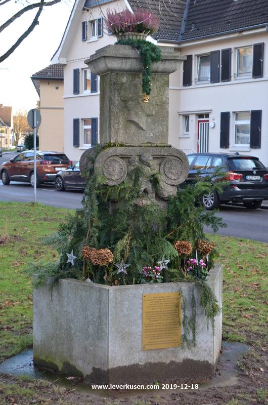 Weihnachtlicher Johanna-Brunnen