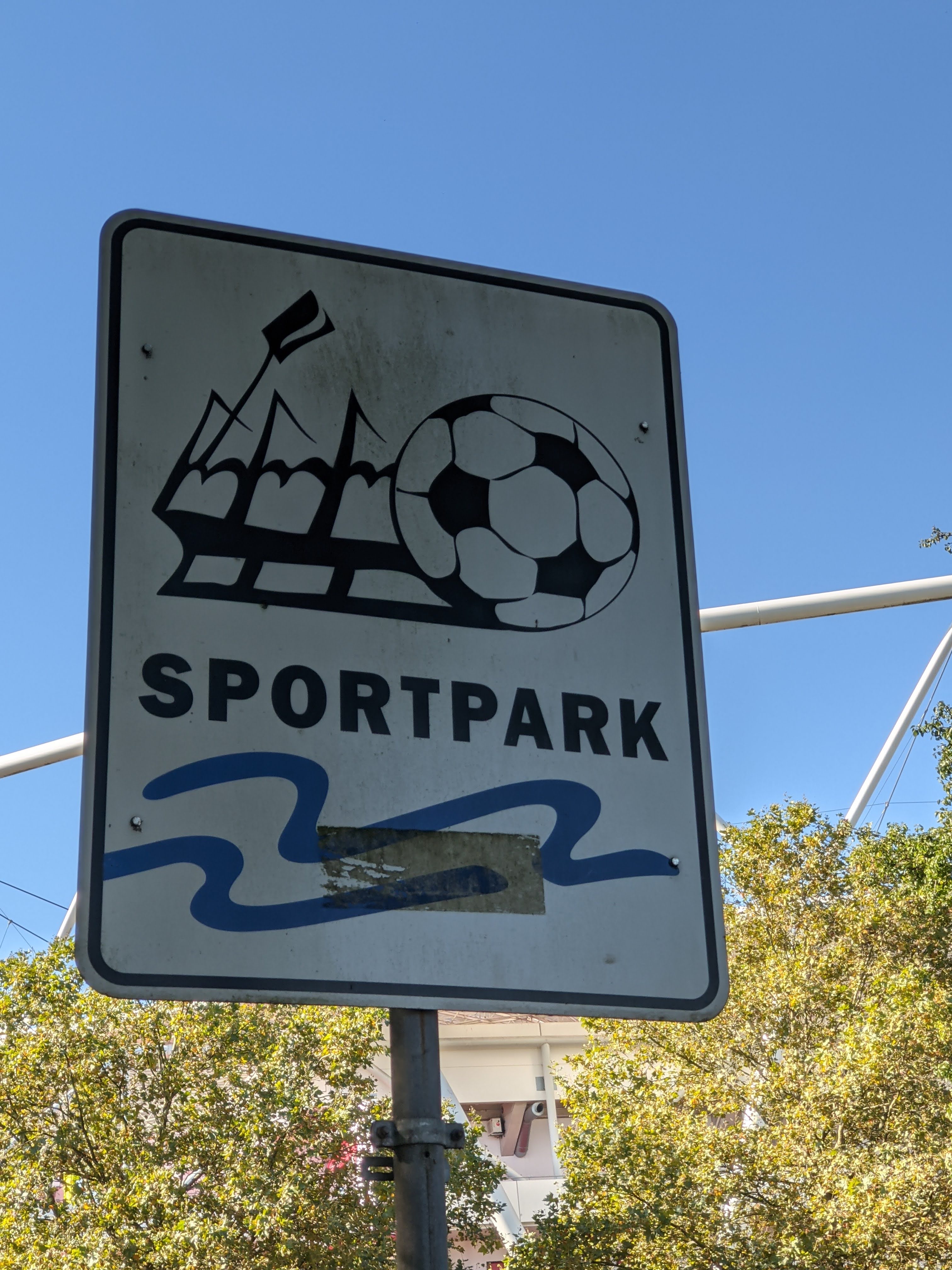 Hinweisschild Sportpark Leverkusen