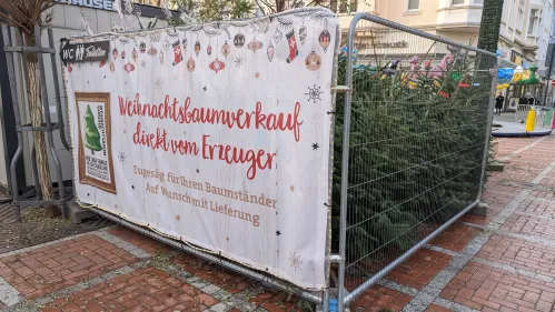 Weihnachtsbaumverkauf in der Fußgängerzone in Wiesdorf